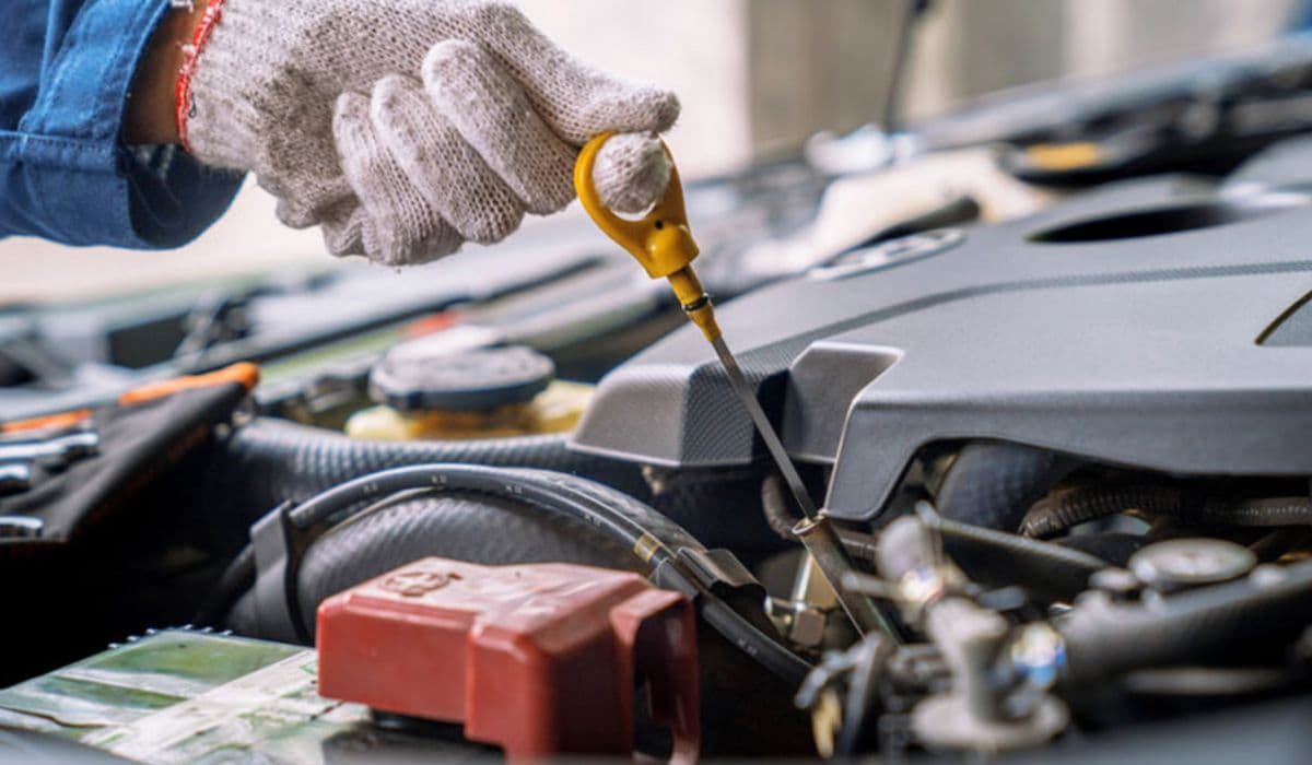 How to Choose the Right Oil and When to Change It in Toyota and Lexus Vehicles