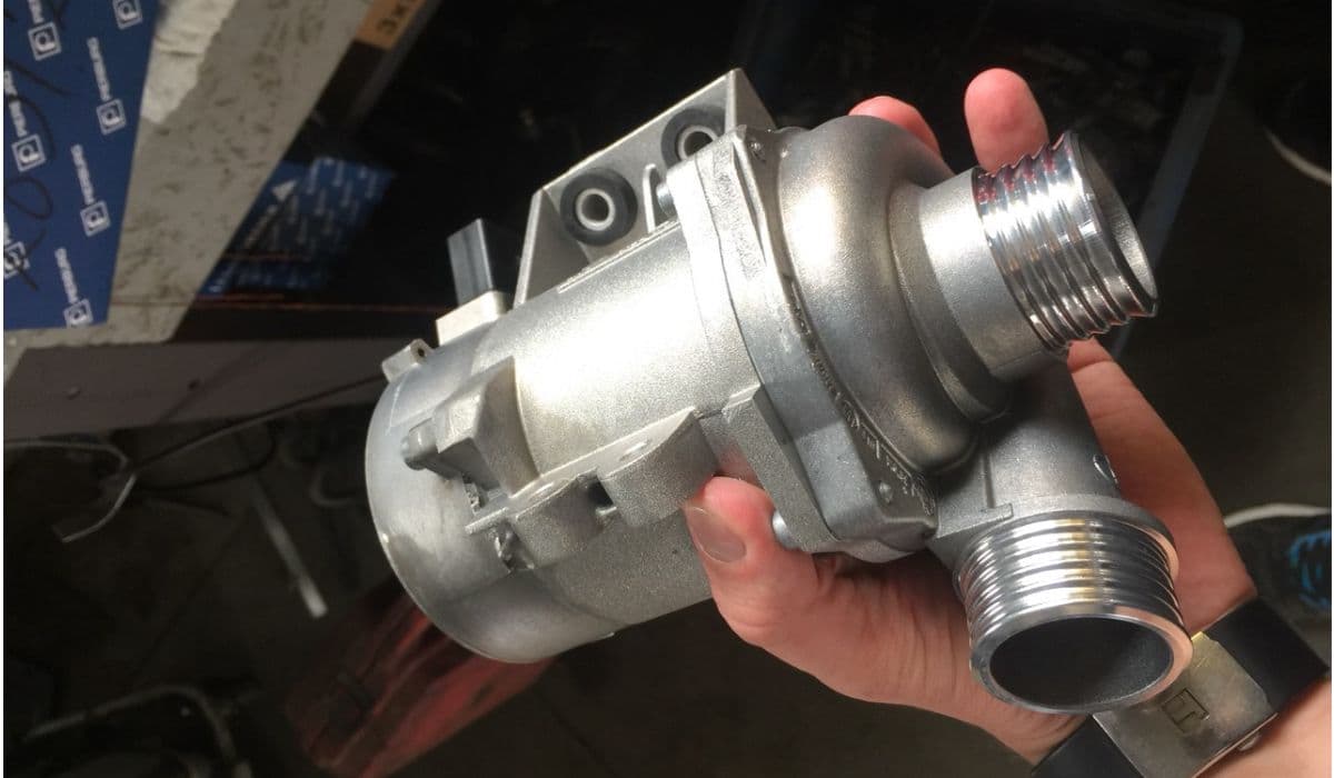 How to replace electric water pump on BMW F30/F32 models