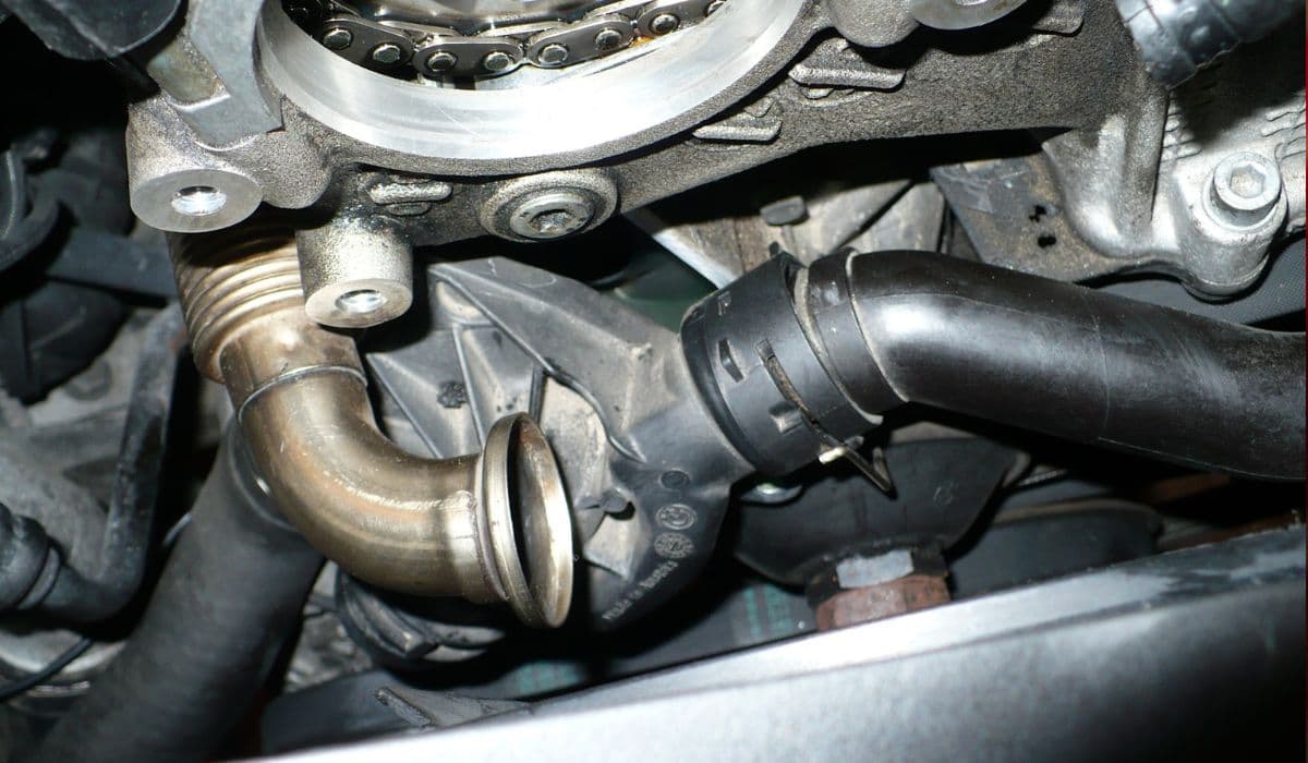 How to replace thermostat and coolant flange BMW