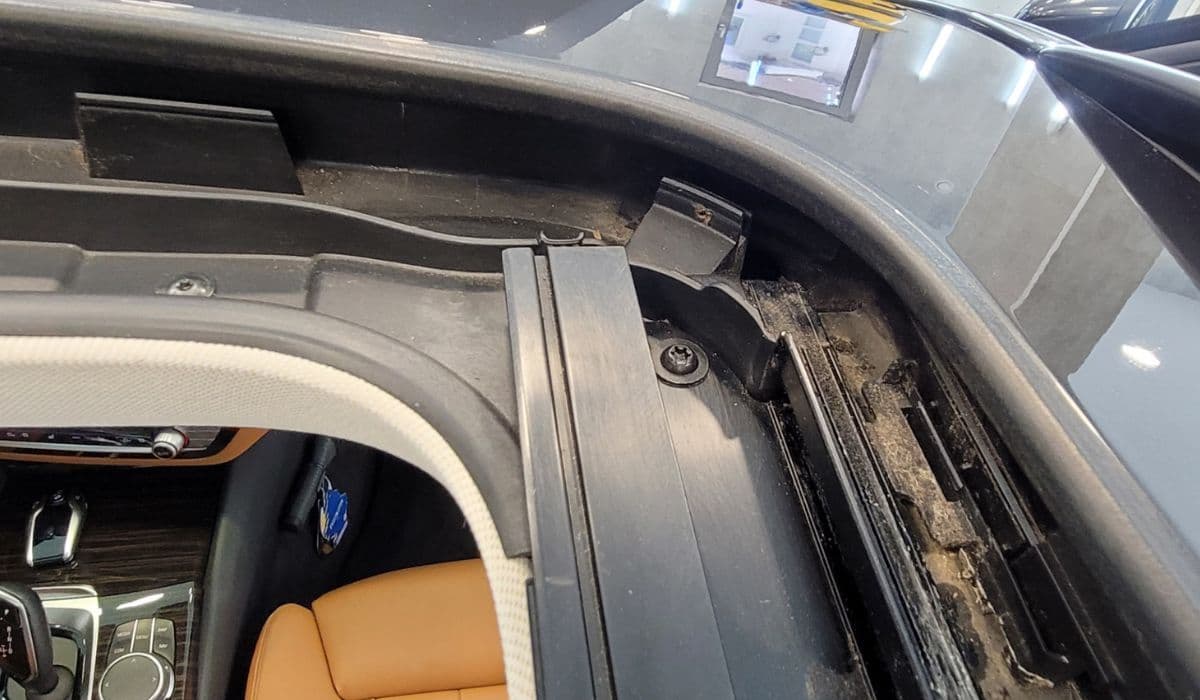 How to fix panoramic roof noise or leaks BMW