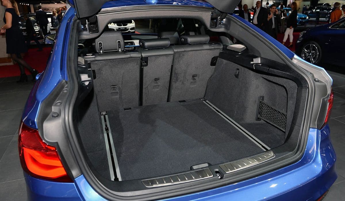 BMW 3 Series hybrid: Great mileage but trunk space complaints
