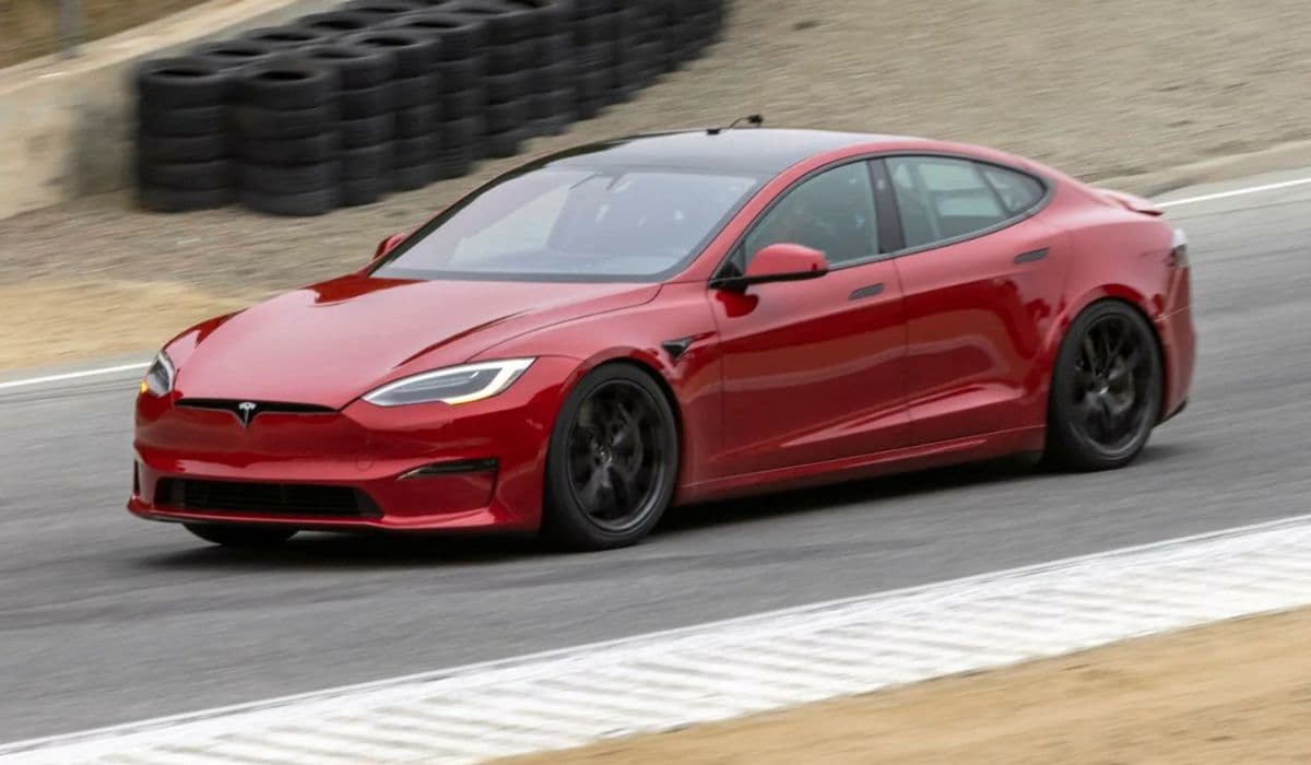 2025 Tesla Model S Plaid: Still the fastest but uncomfortable ride