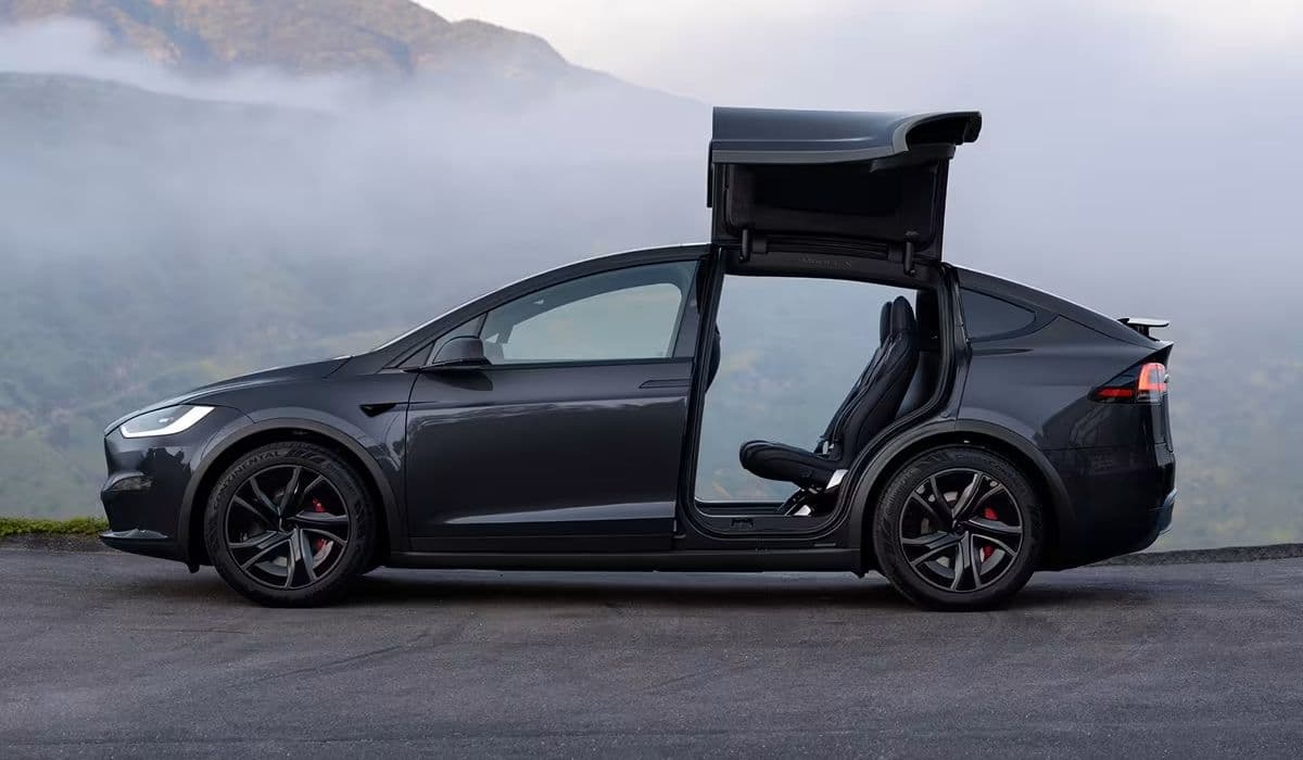 2025 refreshed Tesla Model X: Worth upgrading from old raven?