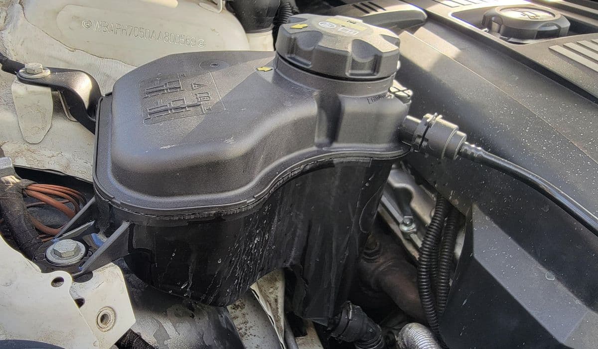 BMW: How to replace coolant hoses and expansion tank