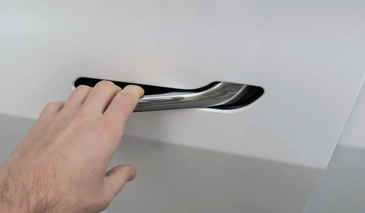 How to fix door handle not presenting (Tesla Model S/X refresh)