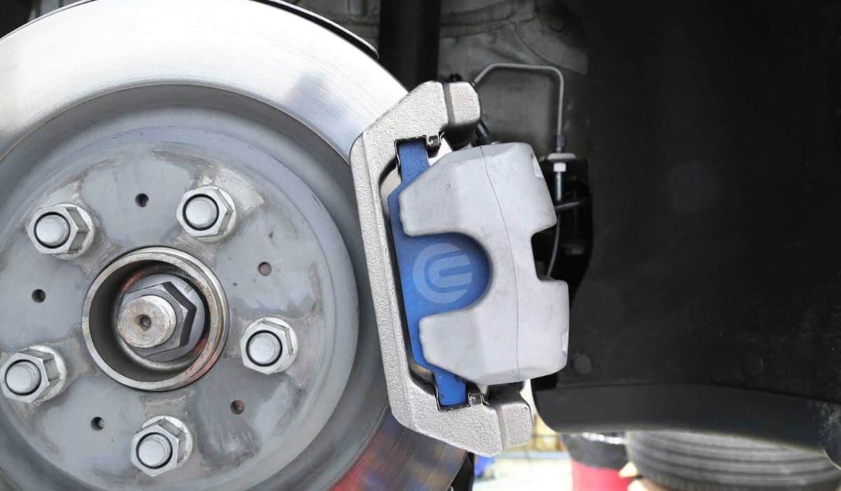 Tesla: How to replace brake calipers (corrosion in salted roads)