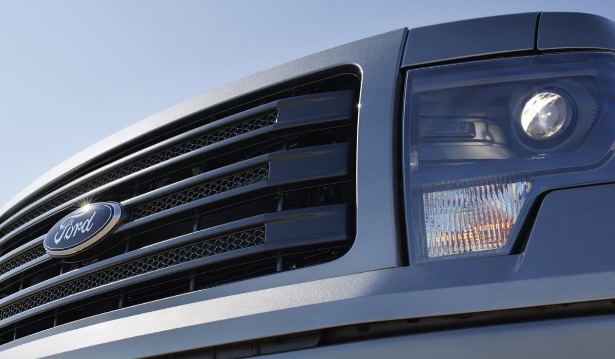 Ford F-150: Active Grille Shutter Maintenance and Cleaning Guide