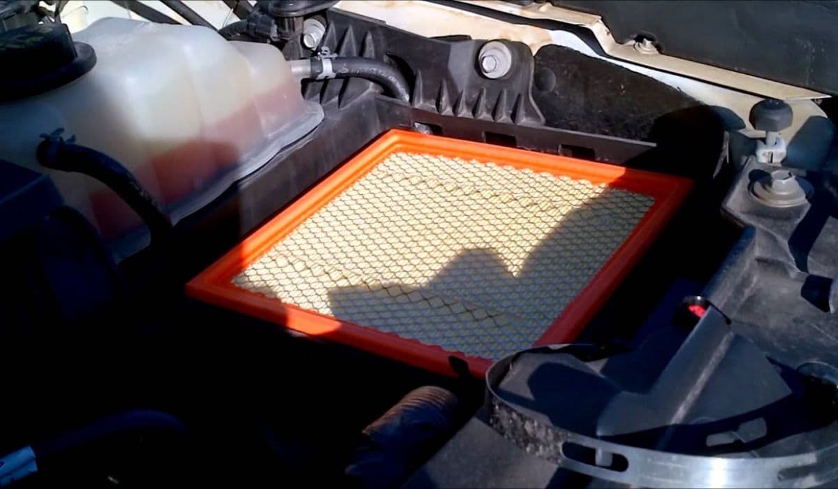 Ford F-150: Cabin and Engine Air Filter Replacement Schedule