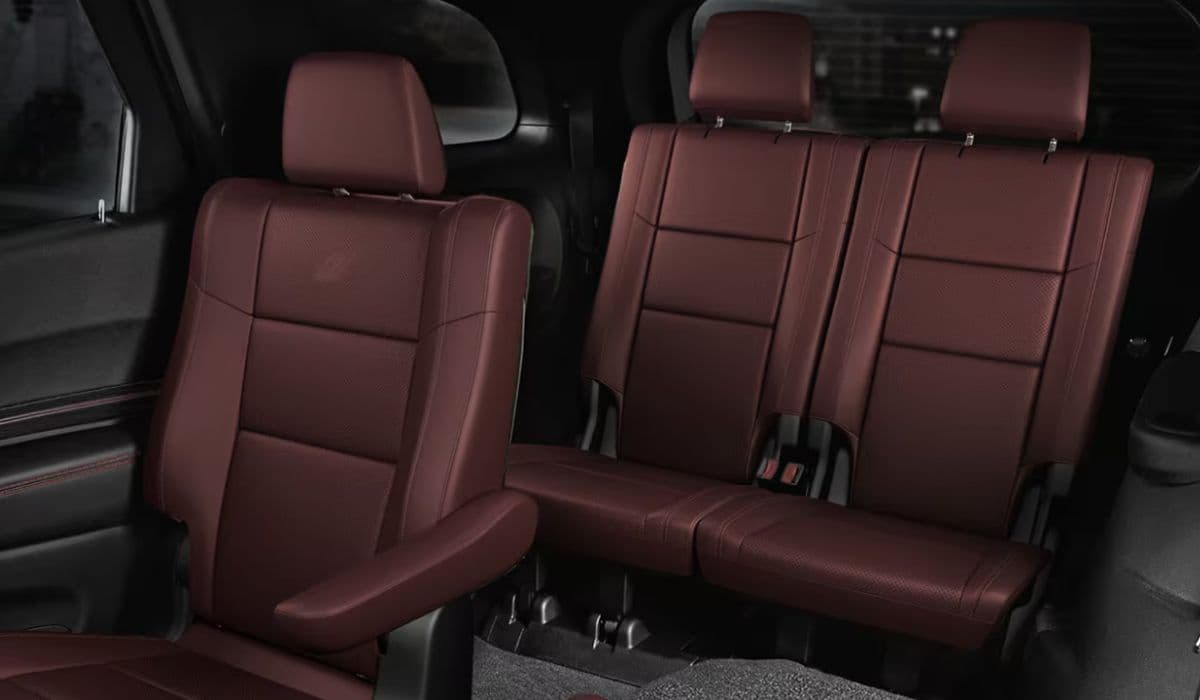Dodge Durango: Three-row seating and dated design complaints
