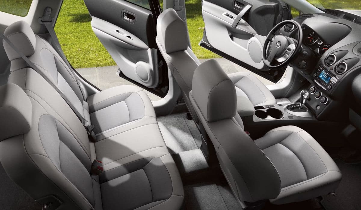 Nissan Rogue comfortable ride and spacious cabin praise