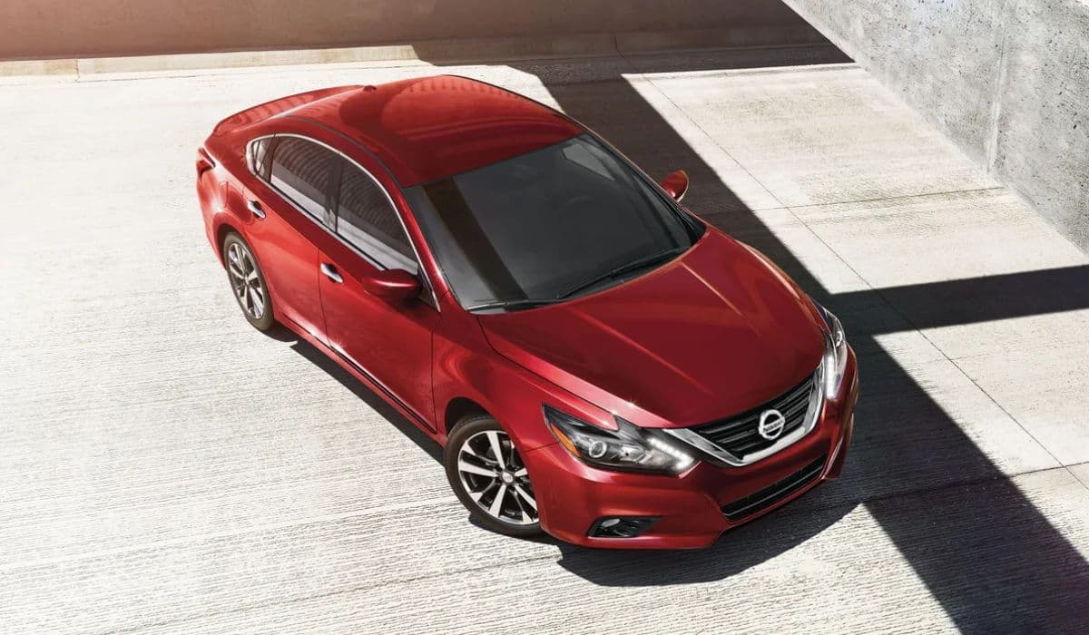 Affordable midsize sedan with good features Nissan Altima