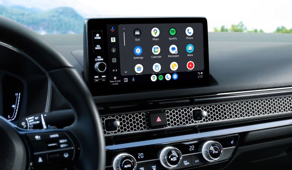 Infotainment screen lockups and blackouts Honda Civic