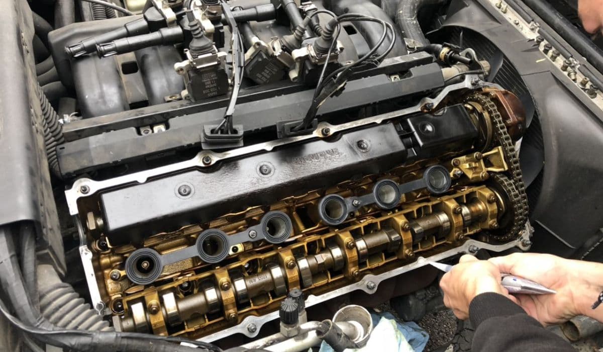 How to replace valve cover gasket oil leak BMW (common on N20/N55)