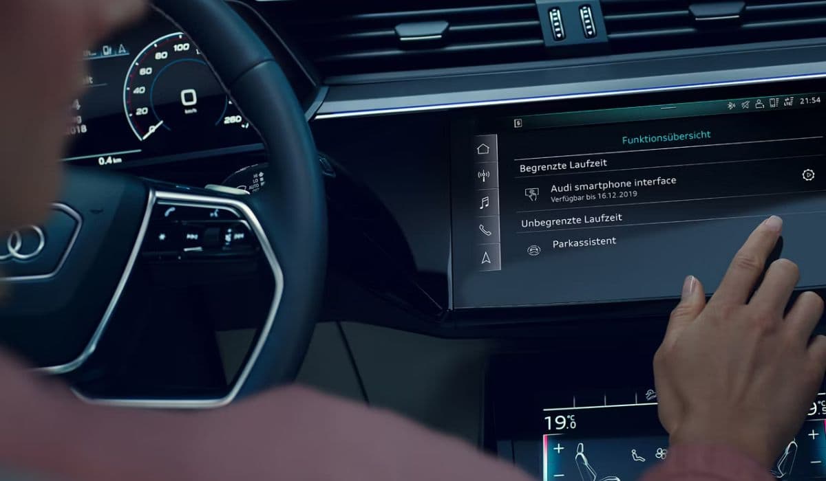 Audi MMI infotainment glitches and touchscreen lag common